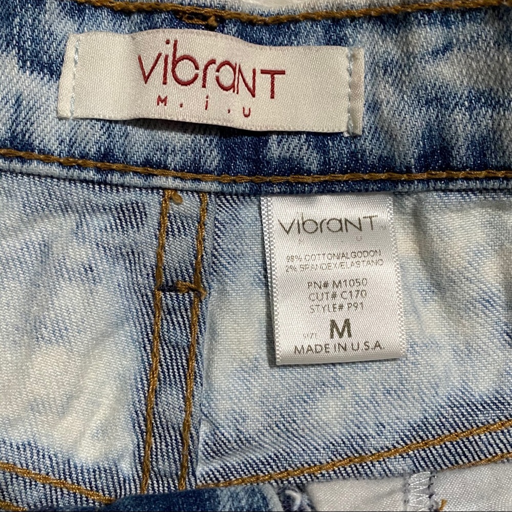 Distressed Booty Jean Shorts - Picture 7 of 7